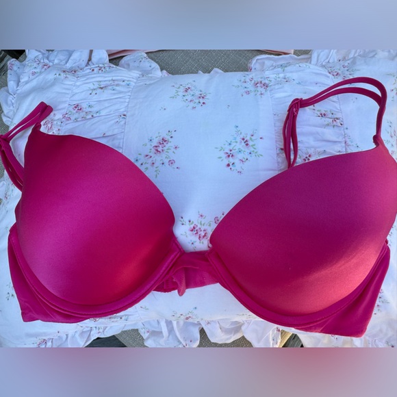 Very Sexy Push Up Bra - Picture 1 of 3